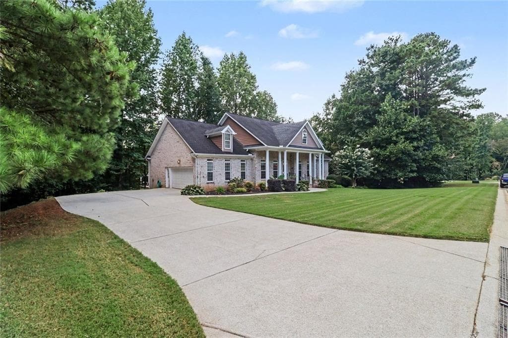 4 bedroom, 4 bathroom, 4,431 sq ft single family residence for sale at 5453 Copper Creek Road, Flowery Branch, GA 30542 — photo 6