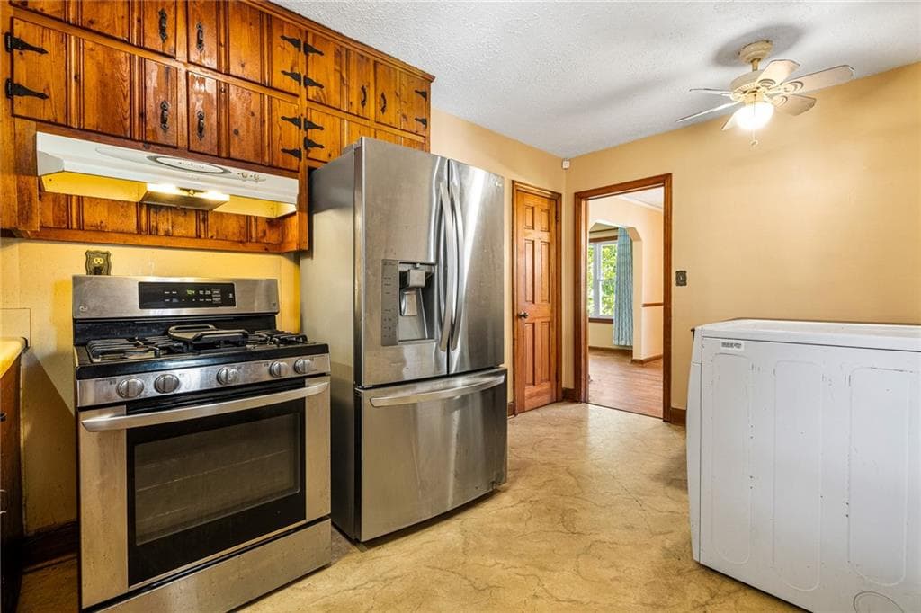 3 bedroom, 2 bathroom, 1,190 sq ft single family residence for sale at 1795 Vicki Lane, Atlanta, GA 30316 — photo 4