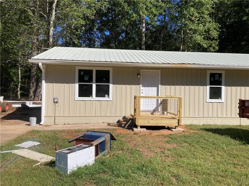 2 bedroom, 2 bathroom duplex for rent at 1847 A Auraria Road, Dahlonega, GA 30533 for $1,400 a month — photo 7