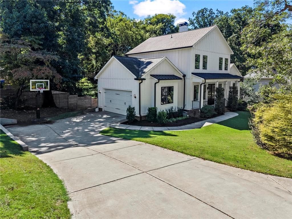 4 bedroom, 4 bathroom, 2,937 sq ft single family residence for sale at 1870 Spring Avenue, Atlanta, GA 30318 — photo 2
