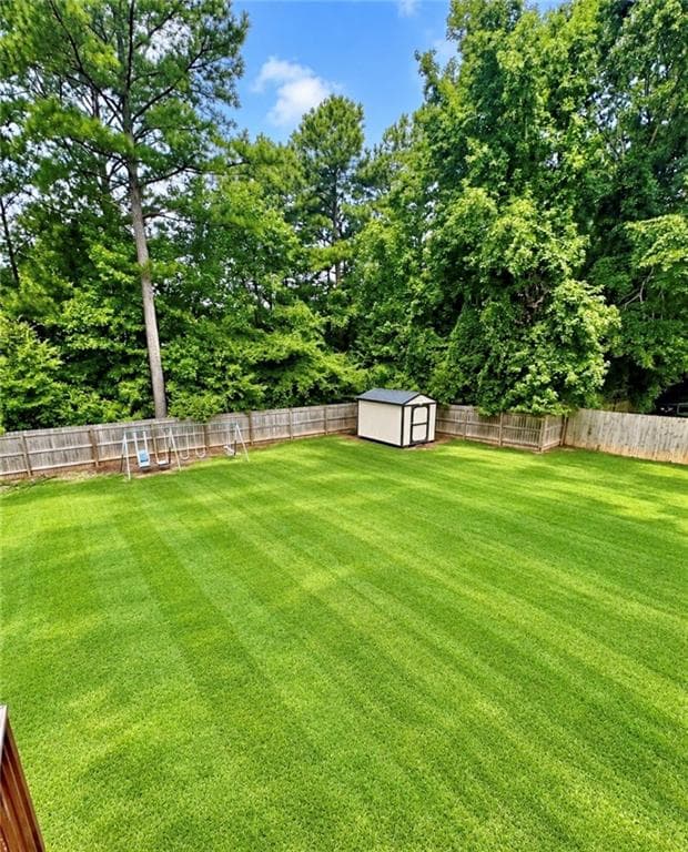 5 bedroom, 3 bathroom, 2,160 sq ft single family residence for sale at 443 Windsong ln Lane, Social Circle, GA 30025 — photo 2