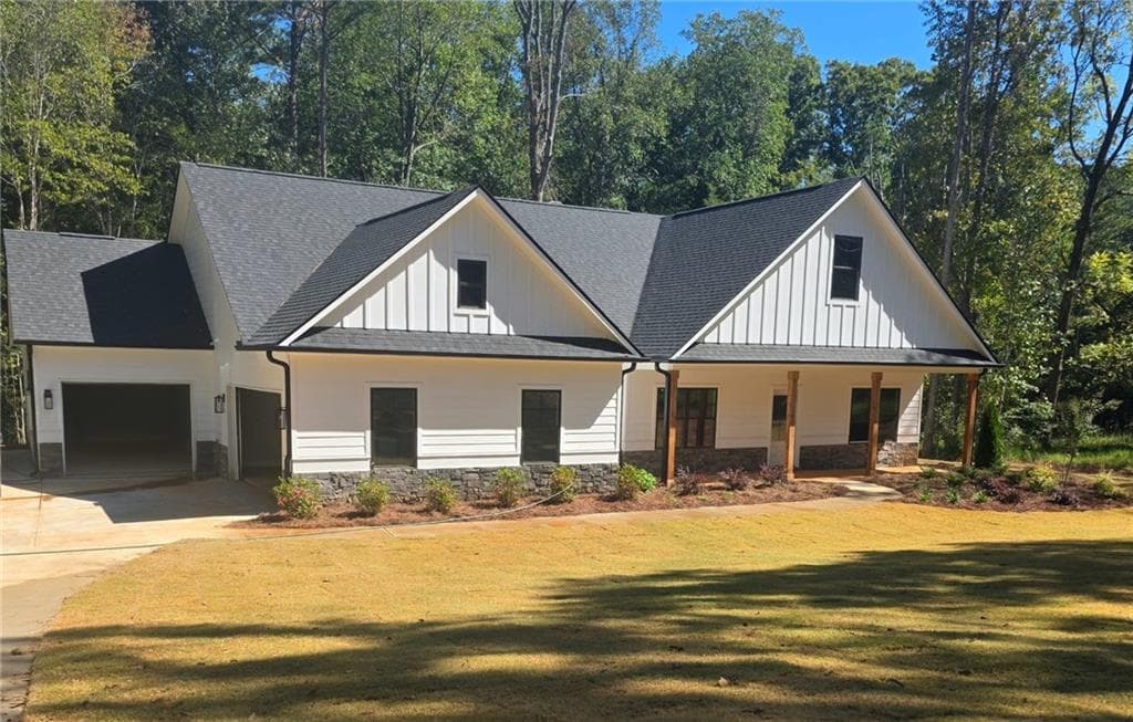 3 bedroom, 3 bathroom, 1,840 sq ft single family residence for sale at 5544 Highway 101, Dallas, GA 30132