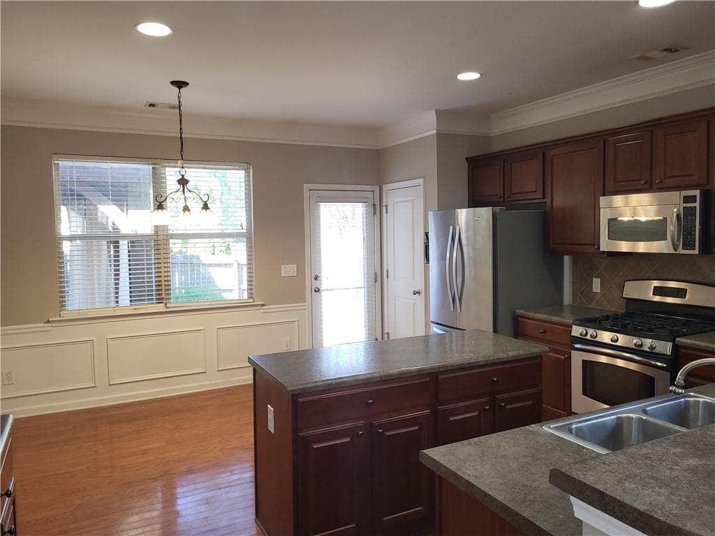 3 bedroom, 3 bathroom, 1,844 sq ft single family residence for rent at 915 Silver Lake Drive, Acworth, GA 30102 for $2,445 a month — photo 6