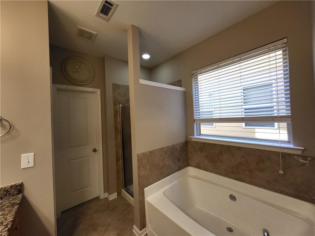 3 bedroom, 3 bathroom, 1,844 sq ft single family residence for rent at 915 Silver Lake Drive, Acworth, GA 30102 for $2,445 a month — photo 8