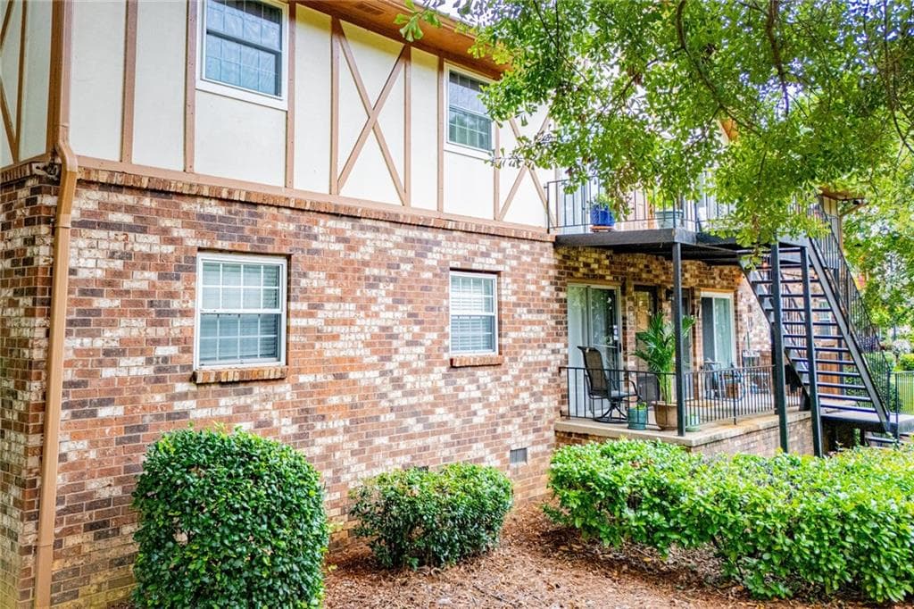 2 bedroom, 2 bathroom, 936 sq ft condominium for sale at 1181 Church Street E, Decatur, GA 30030 — photo 3