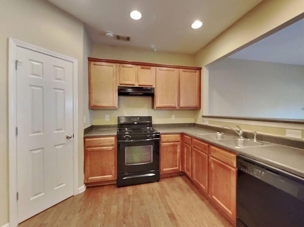 3 bedroom, 3 bathroom, 1,696 sq ft single family residence for rent at 2823 Gower Way, Suwanee, GA 30024 for $1,995 a month — photo 6