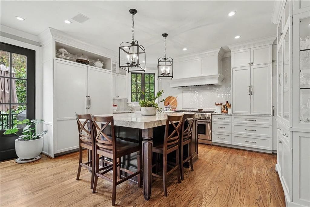 6 bedroom, 6 bathroom, 6,544 sq ft single family residence for sale at 2375 Massey Lane, Decatur, GA 30033 — photo 9