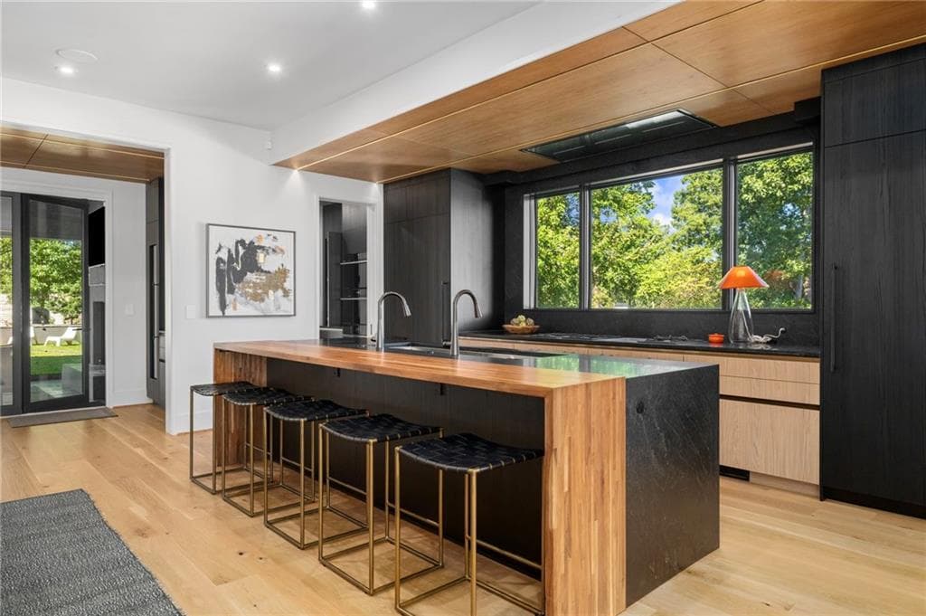 6 bedroom, 9 bathroom, 8,900 sq ft single family residence for sale at 1033 Reeder Circle, Atlanta, GA 30306 — photo 4