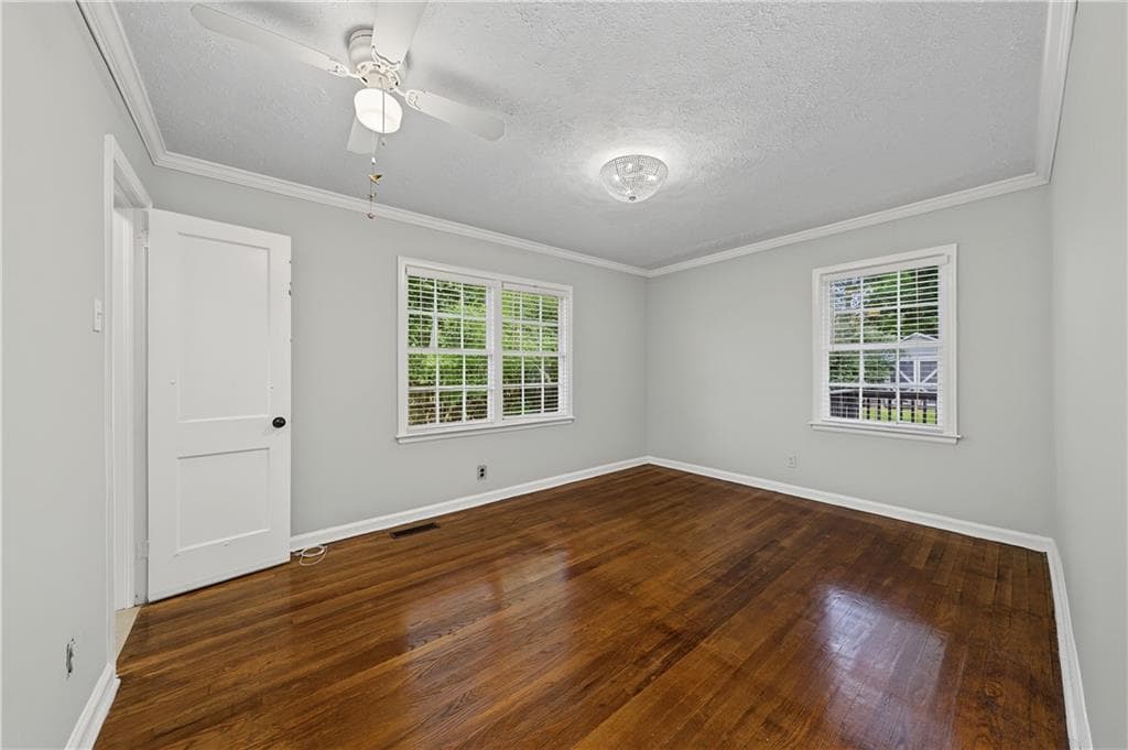 3 bedroom, 1 bathroom, 1,045 sq ft single family residence for sale at 2327 Ben Hill Road, East Point, GA 30344 — photo 7