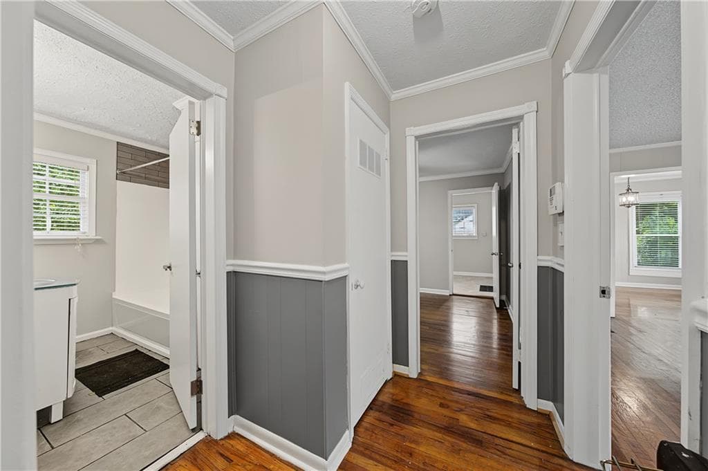 3 bedroom, 1 bathroom, 1,045 sq ft single family residence for sale at 2327 Ben Hill Road, East Point, GA 30344 — photo 8