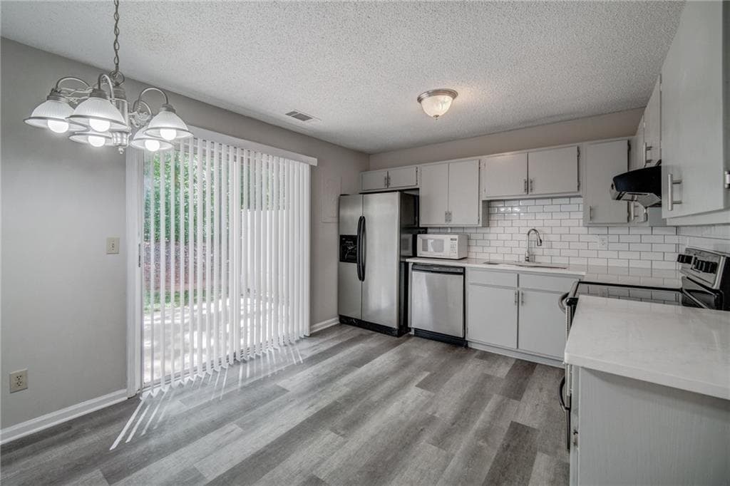 2 bedroom, 2 bathroom, 988 sq ft townhouse for rent at 4084 Hidden Hollow Drive B, Gainesville, GA 30506 for $1,390 a month — photo 3
