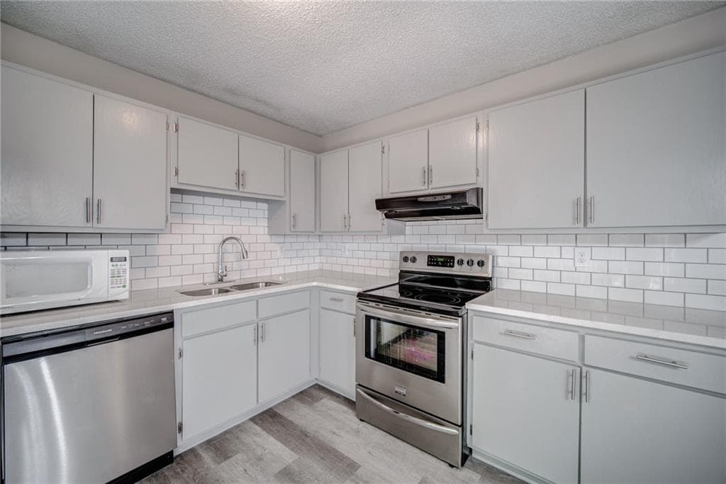 2 bedroom, 2 bathroom, 988 sq ft townhouse for rent at 4084 Hidden Hollow Drive B, Gainesville, GA 30506 for $1,390 a month — photo 6