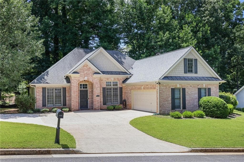 3 bedroom, 2 bathroom, 2,120 sq ft single family residence for sale at 105 Peregrine Way, Kennesaw, GA 30144 — photo 2