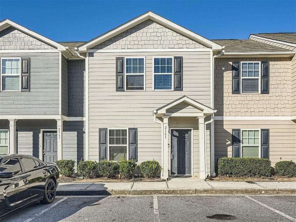 3 bedroom, 3 bathroom, 1,368 sq ft townhouse for sale at 2161 Cypress Lane, Atlanta, GA 30331