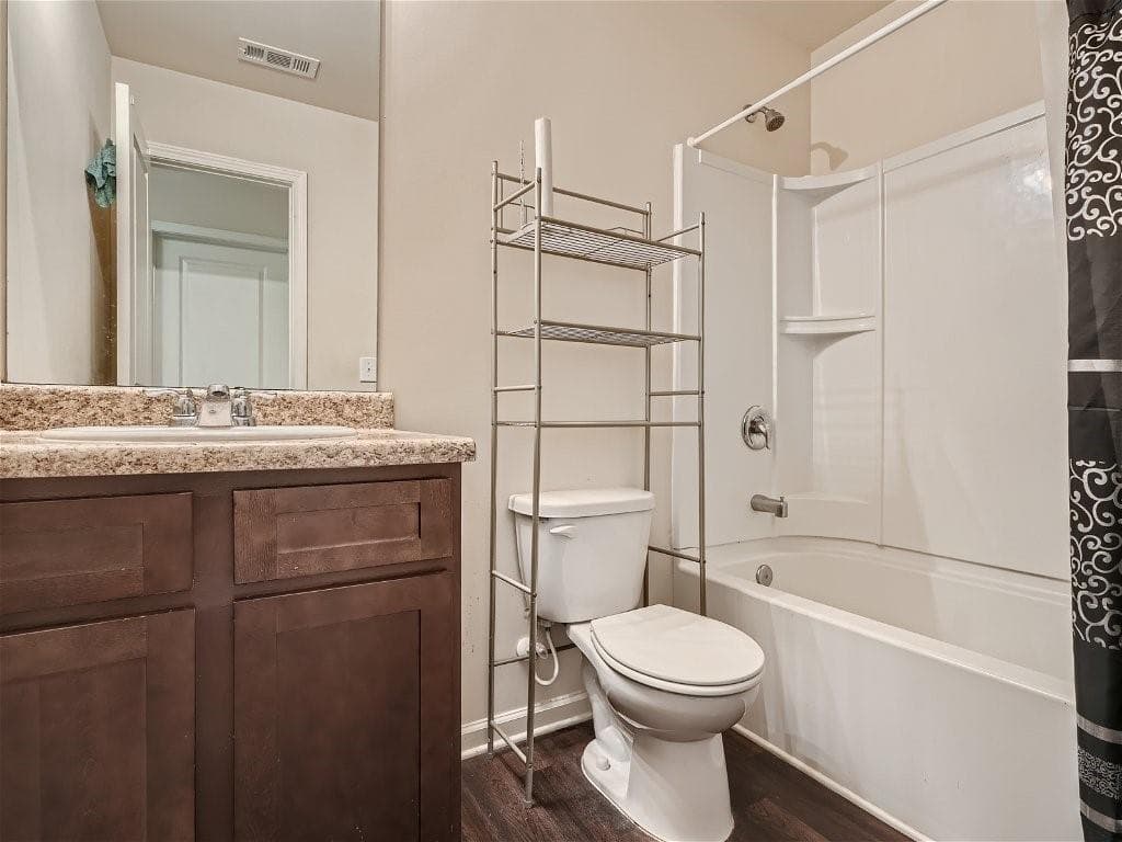 3 bedroom, 3 bathroom, 1,368 sq ft townhouse for sale at 2161 Cypress Lane, Atlanta, GA 30331 — photo 8