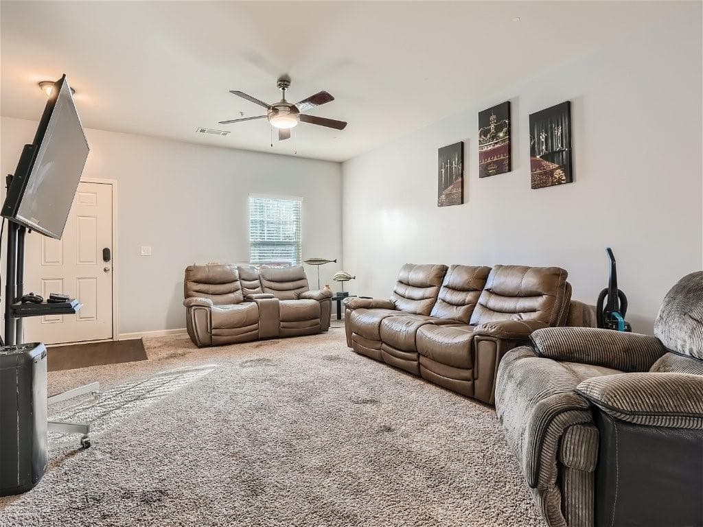 3 bedroom, 3 bathroom, 1,368 sq ft townhouse for sale at 2161 Cypress Lane, Atlanta, GA 30331 — photo 10