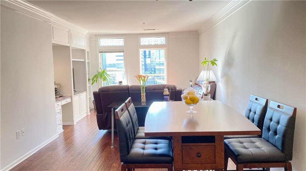 1 bedroom, 1 bathroom, 1,025 sq ft condominium for sale at 3334 Peachtree Road 601, Atlanta, GA 30326 — photo 4