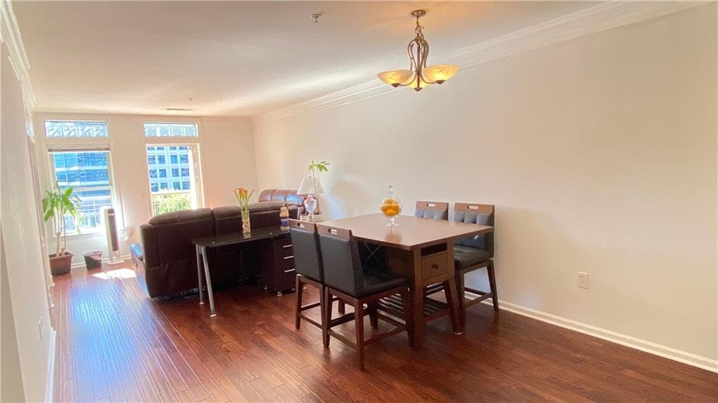 1 bedroom, 1 bathroom, 1,025 sq ft condominium for sale at 3334 Peachtree Road 601, Atlanta, GA 30326 — photo 10