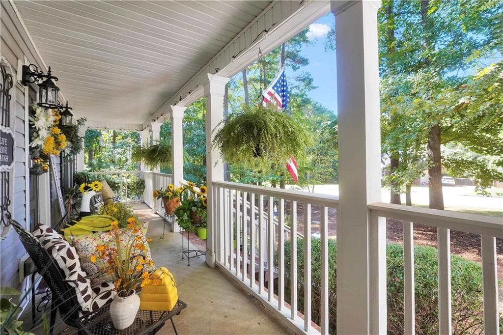 3 bedroom, 3 bathroom, 1,910 sq ft single family residence for sale at 200 Cecil Way, Mcdonough, GA 30252 — photo 4
