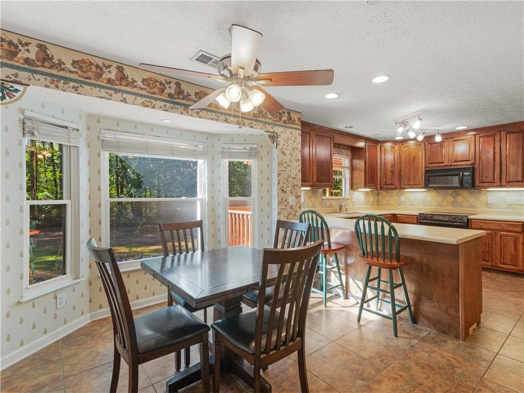 3 bedroom, 3 bathroom, 2,000 sq ft single family residence for sale at 470 Fields Road, Mcdonough, GA 30253 — photo 7