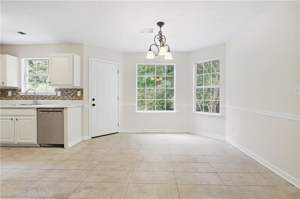 4 bedroom, 3 bathroom, 2,076 sq ft single family residence for sale at 310 Kaden Court, Mcdonough, GA 30252 — photo 7