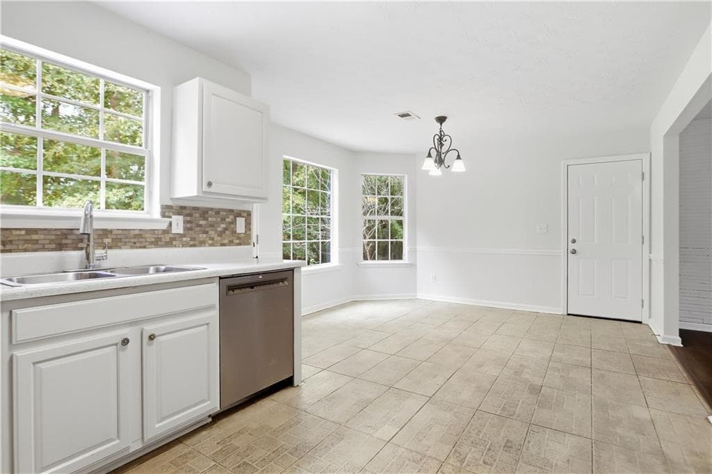4 bedroom, 3 bathroom, 2,076 sq ft single family residence for sale at 310 Kaden Court, Mcdonough, GA 30252 — photo 10