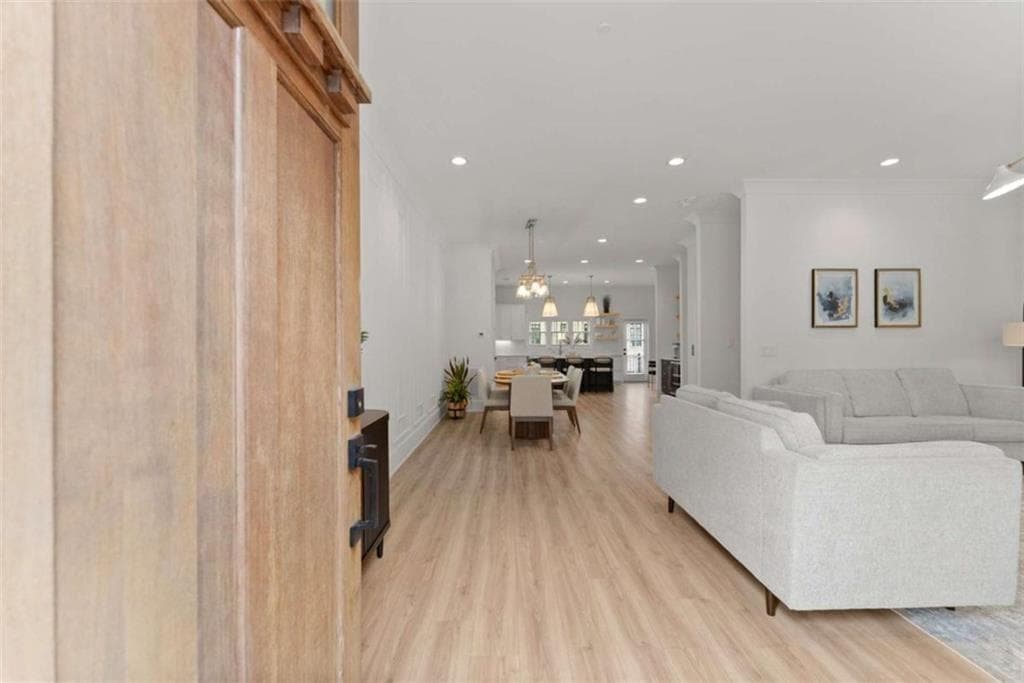 4 bedroom, 5 bathroom, 3,152 sq ft townhouse for sale at 338 SUGARVIEW Road, Sugar Hill, GA 30518 — photo 3