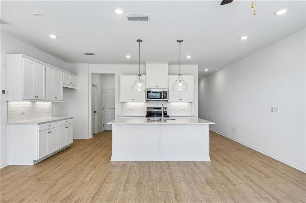 3 bedroom, 3 bathroom, 1,888 sq ft townhouse for sale at 3703 Sagecrest Drive, Buford, GA 30519 — photo 2