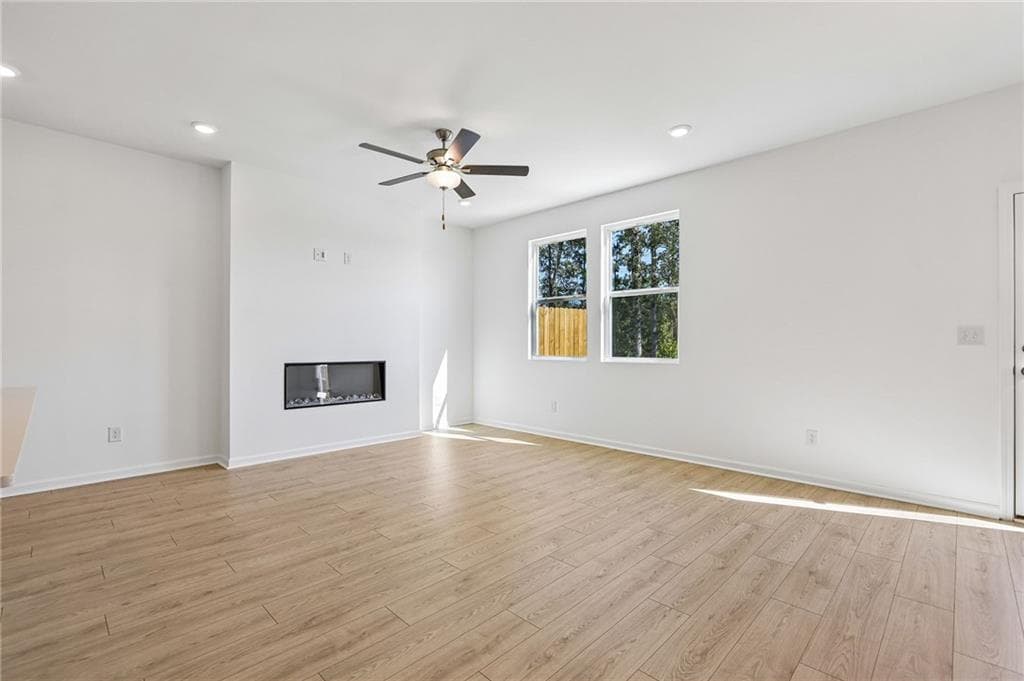 3 bedroom, 3 bathroom, 1,888 sq ft townhouse for sale at 3703 Sagecrest Drive, Buford, GA 30519 — photo 3