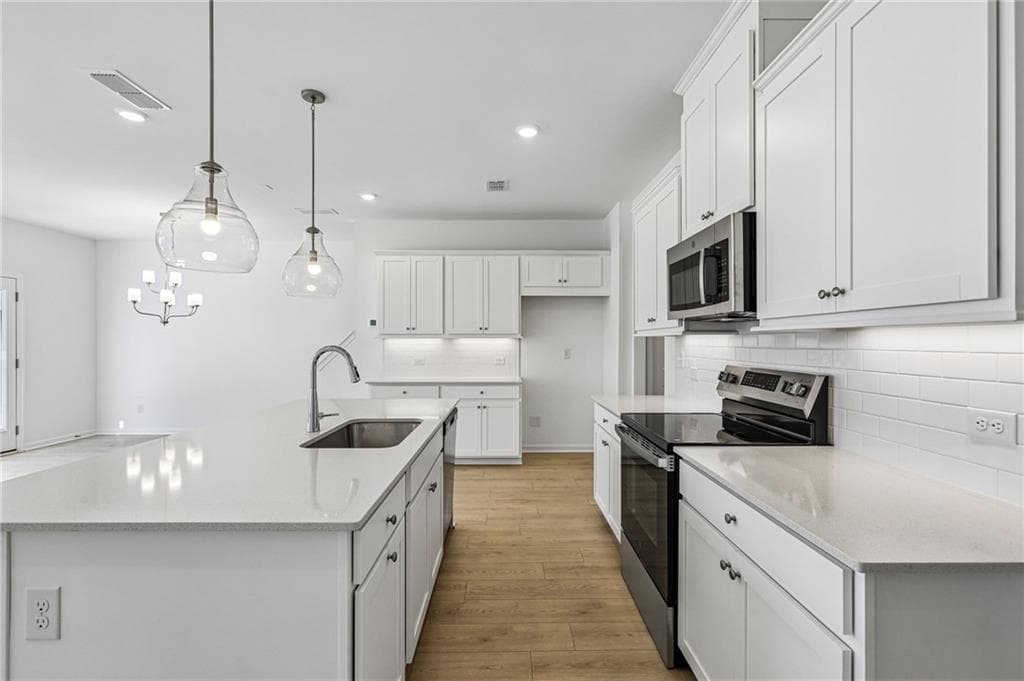 3 bedroom, 3 bathroom, 1,888 sq ft townhouse for sale at 3703 Sagecrest Drive, Buford, GA 30519 — photo 7