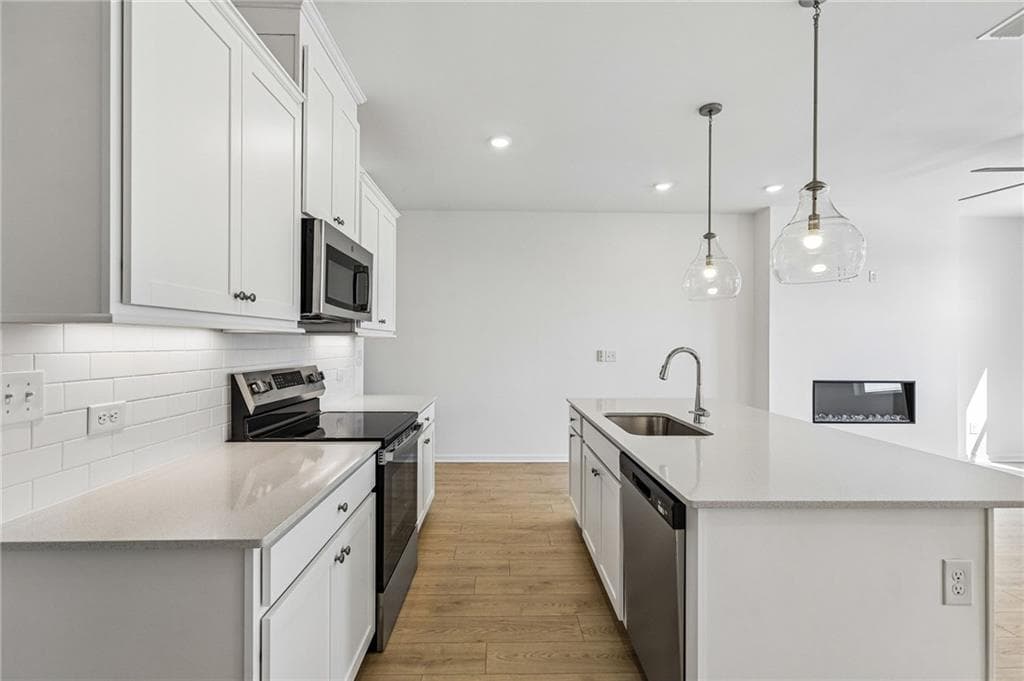 3 bedroom, 3 bathroom, 1,888 sq ft townhouse for sale at 3703 Sagecrest Drive, Buford, GA 30519 — photo 8