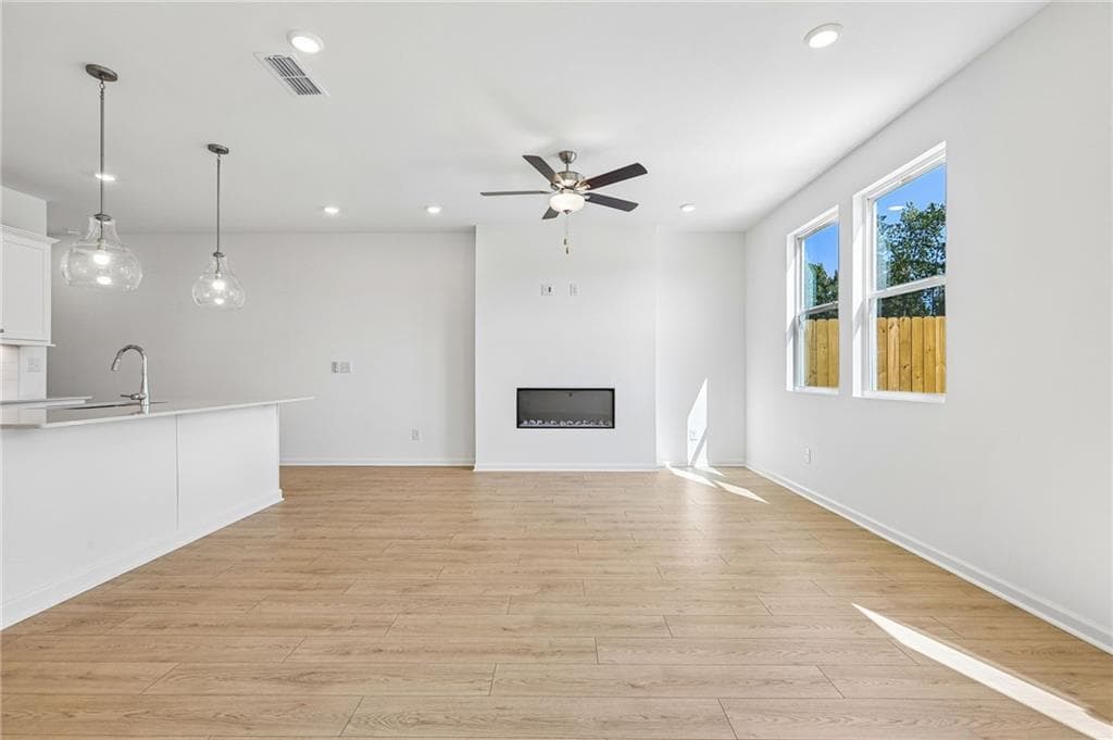 3 bedroom, 3 bathroom, 1,888 sq ft townhouse for sale at 3703 Sagecrest Drive, Buford, GA 30519 — photo 9
