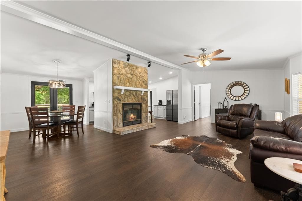 3 bedroom, 2 bathroom, 1,568 sq ft single family residence for sale at 3501 Looper Lake Road, Gainesville, GA 30506 — photo 7