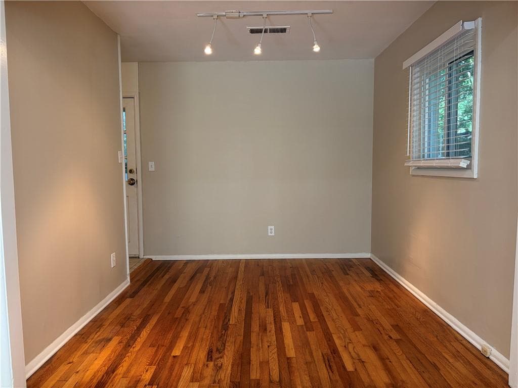 3 bedroom, 1 bathroom, 1,026 sq ft single family residence for rent at 1078 Palafox Drive, Atlanta, GA 30324 for $2,100 a month — photo 4