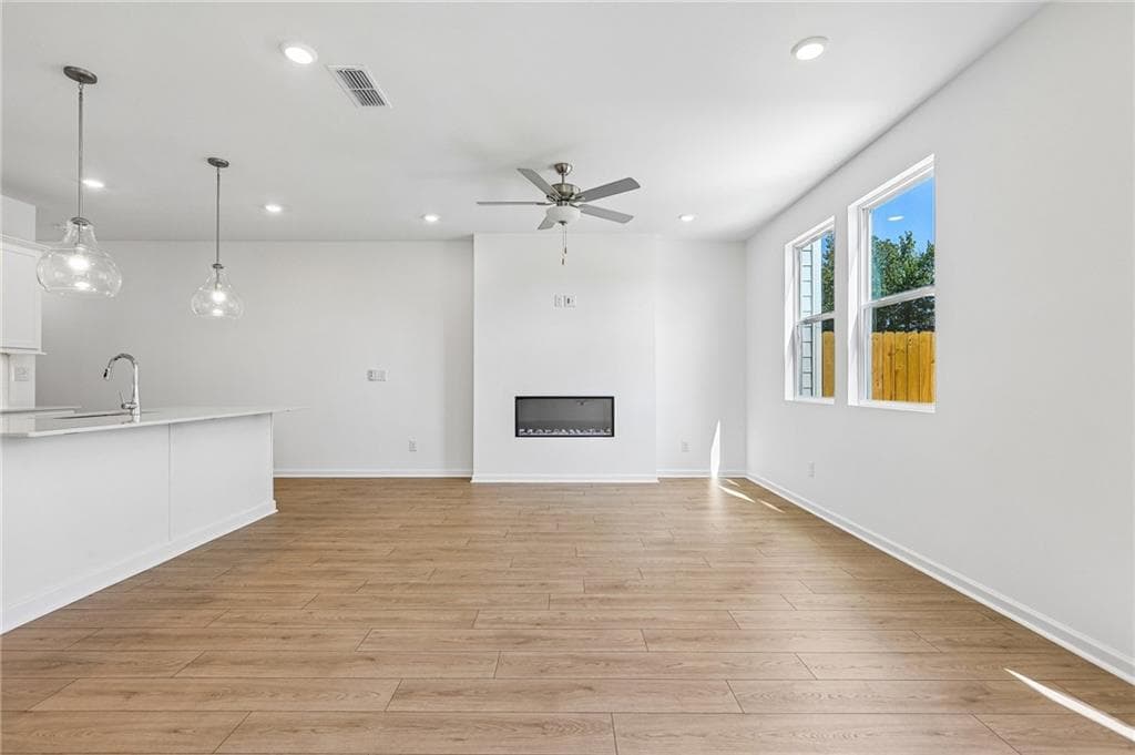 3 bedroom, 3 bathroom, 1,888 sq ft townhouse for sale at 3695 Sagecrest Drive, Buford, GA 30519 — photo 9