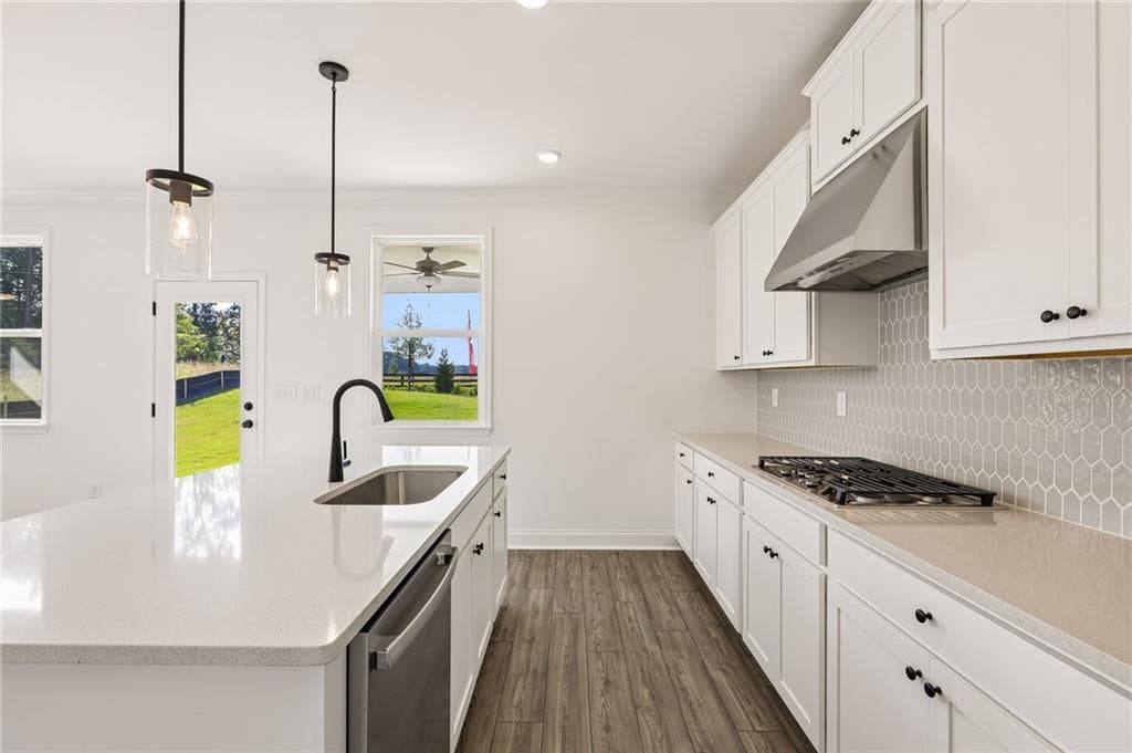 5 bedroom, 4 bathroom, 2,705 sq ft single family residence for sale at 1020 Nichols Farm Circle, Dacula, GA 30019 — photo 8