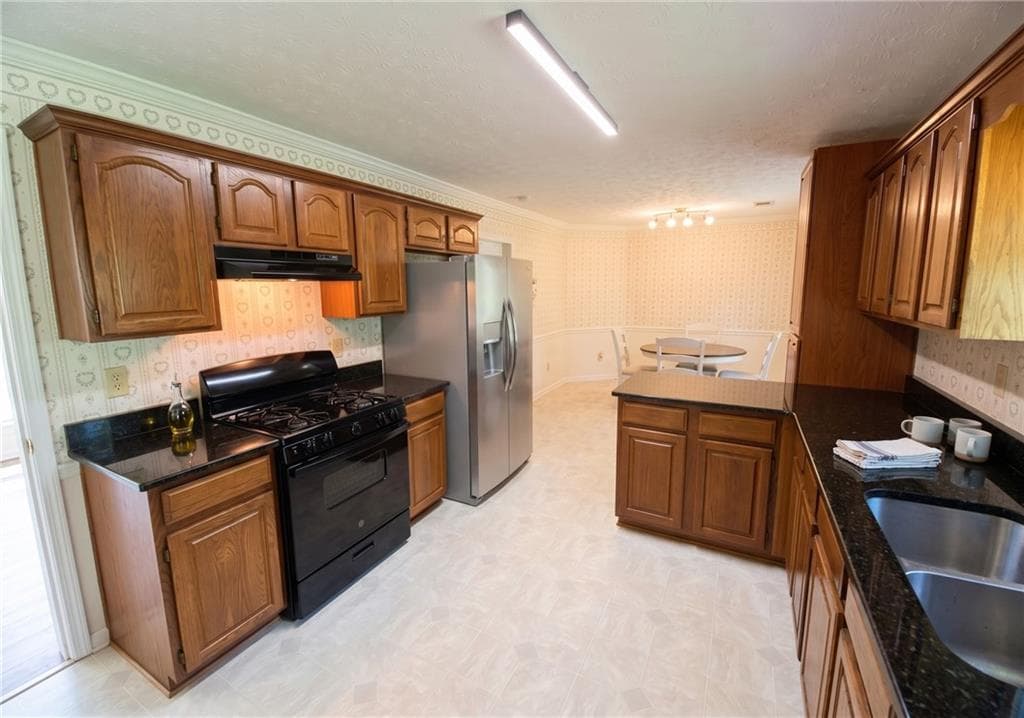 3 bedroom, 2 bathroom, 1,753 sq ft single family residence for sale at 3575 Thrush Court, Loganville, GA 30052 — photo 5