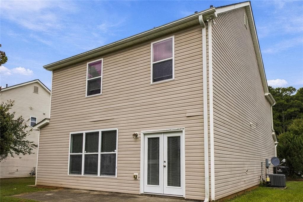 3 bedroom, 3 bathroom, 2,002 sq ft single family residence for sale at 8133 Brookbend Drive, Douglasville, GA 30134 — photo 3