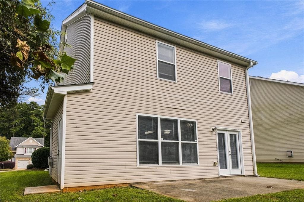 3 bedroom, 3 bathroom, 2,002 sq ft single family residence for sale at 8133 Brookbend Drive, Douglasville, GA 30134 — photo 4