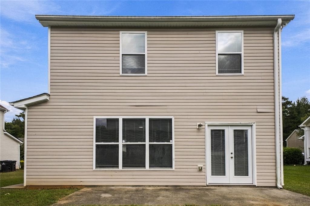 3 bedroom, 3 bathroom, 2,002 sq ft single family residence for sale at 8133 Brookbend Drive, Douglasville, GA 30134 — photo 5