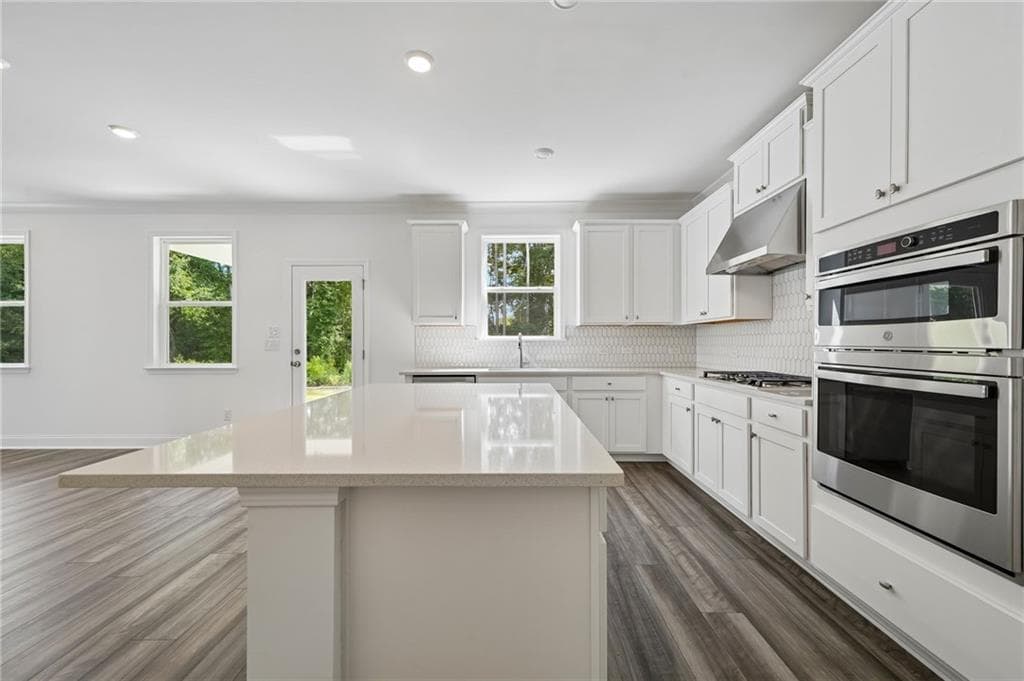 5 bedroom, 4 bathroom, 2,498 sq ft single family residence for sale at 202 Sheryl Way, Loganville, GA 30052 — photo 7