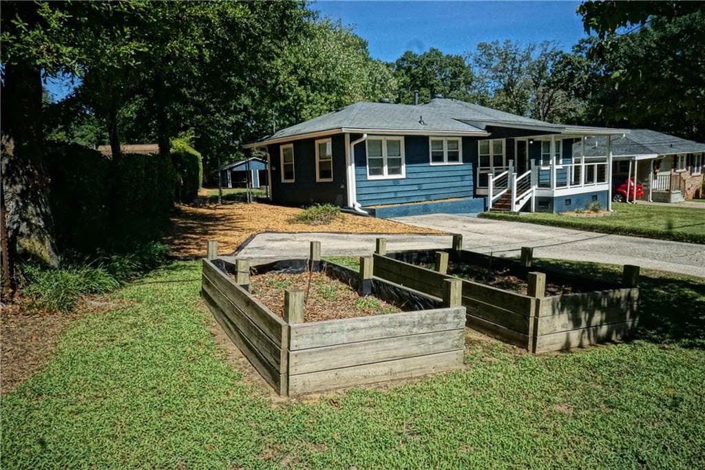 3 bedroom, 1 bathroom, 1,162 sq ft single family residence for sale at 414 Gresham, Mableton, GA 30126 — photo 5