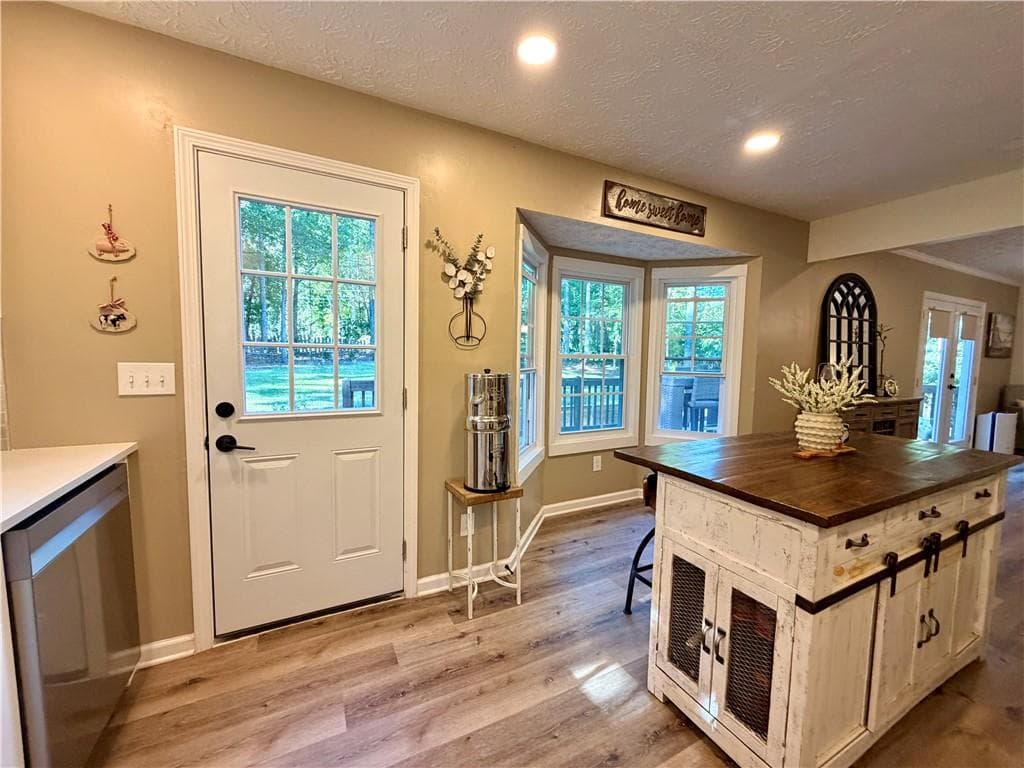 4 bedroom, 2 bathroom, 1,972 sq ft single family residence for sale at 3021 Mills Ridge Drive, Canton, GA 30114 — photo 8