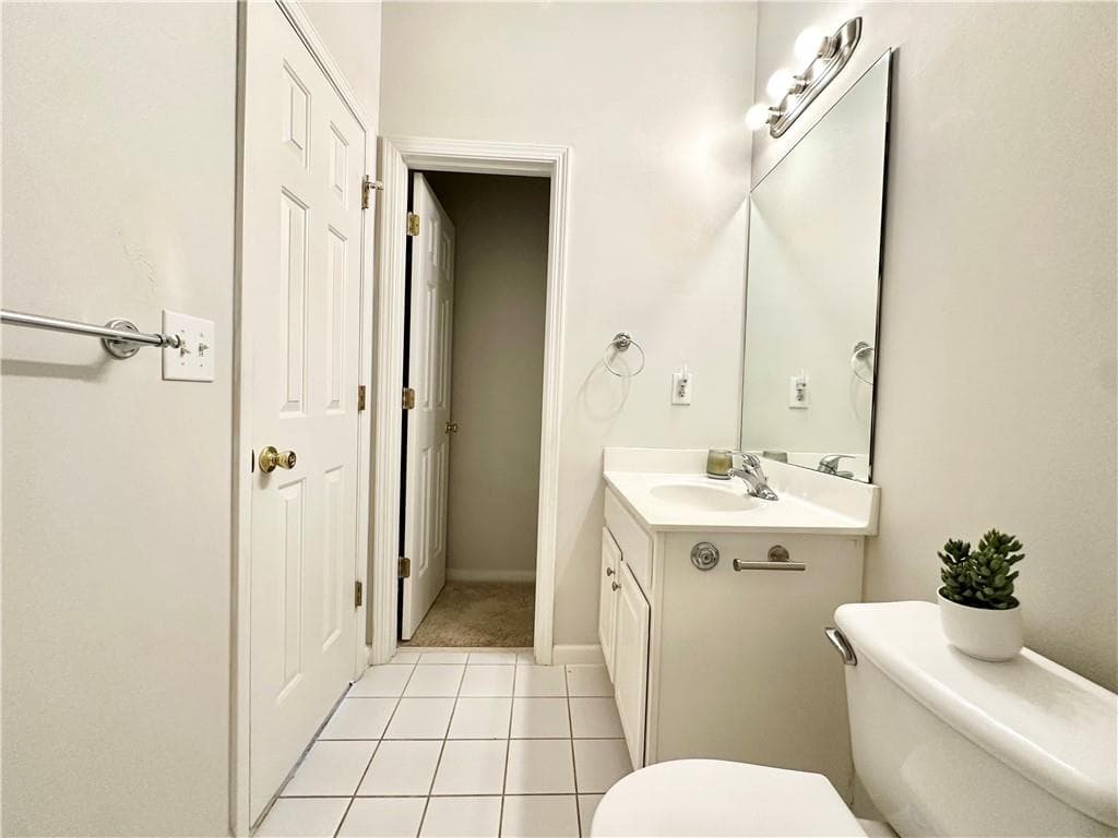 4 bedroom, 4 bathroom, 1,702 sq ft townhouse for sale at 7820 Kiverton Place, Sandy Springs, GA 30350 — photo 6