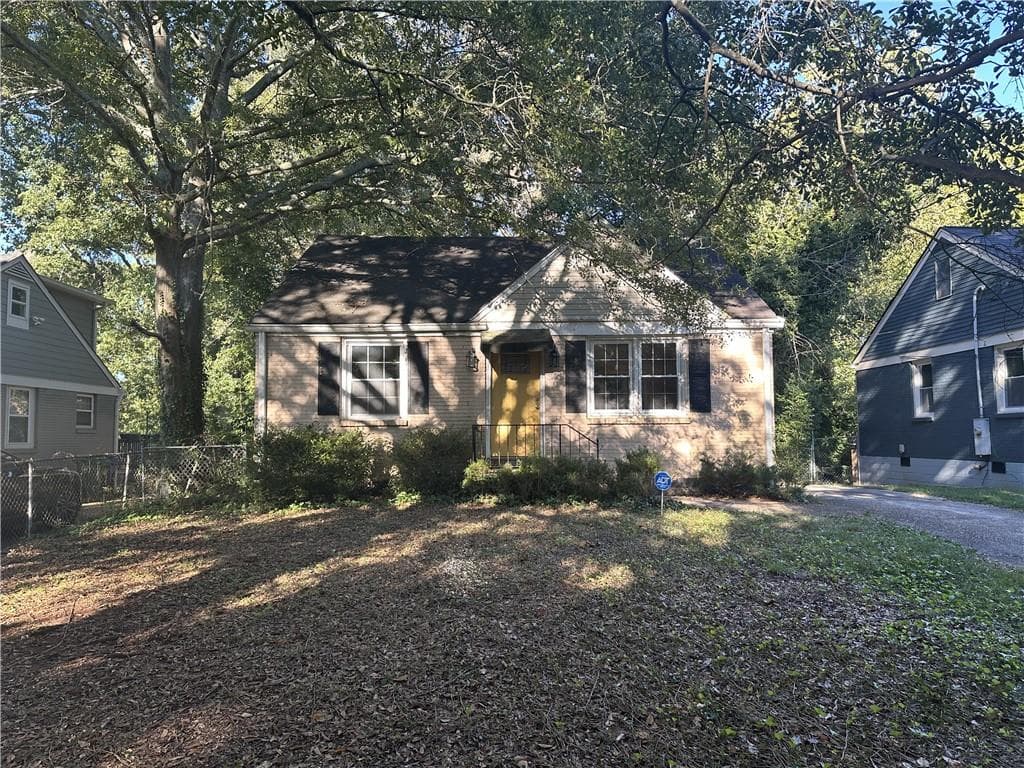 2 bedroom, 1 bathroom, 1,035 sq ft single family residence for rent at 691 Daniel Avenue, Decatur, GA 30032 for $1,500 a month — photo 1 of 22