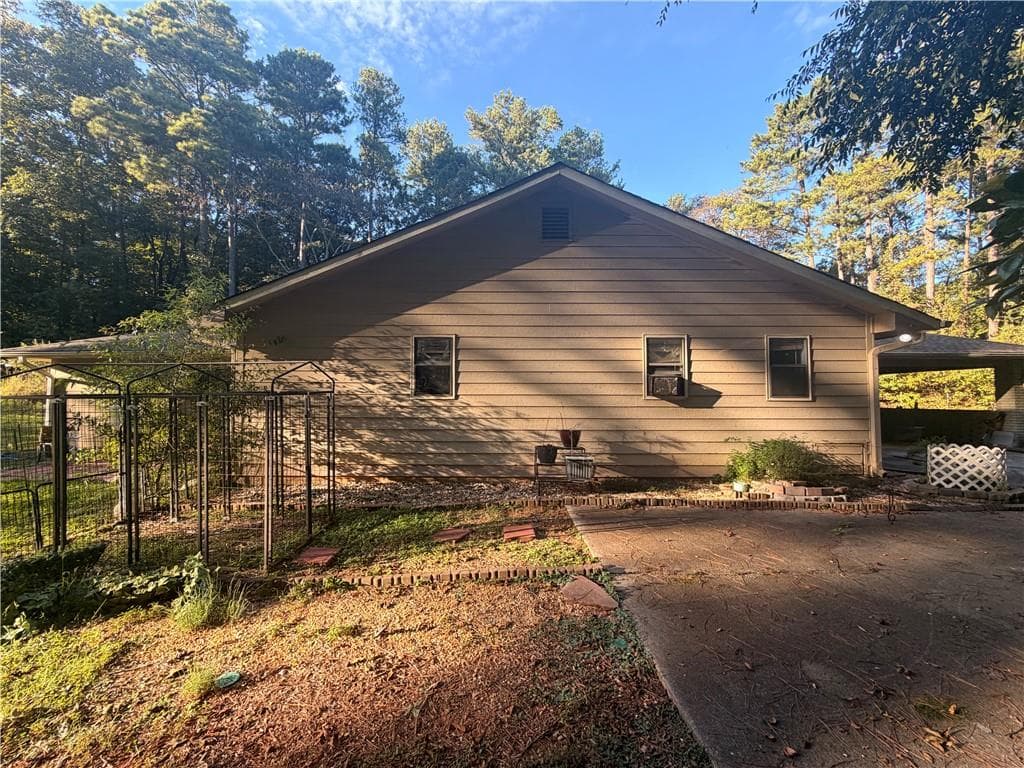 4 bedroom, 2 bathroom, 2,112 sq ft single family residence for sale at 1921 Fisher Drive, Stockbridge, GA 30281 — photo 2
