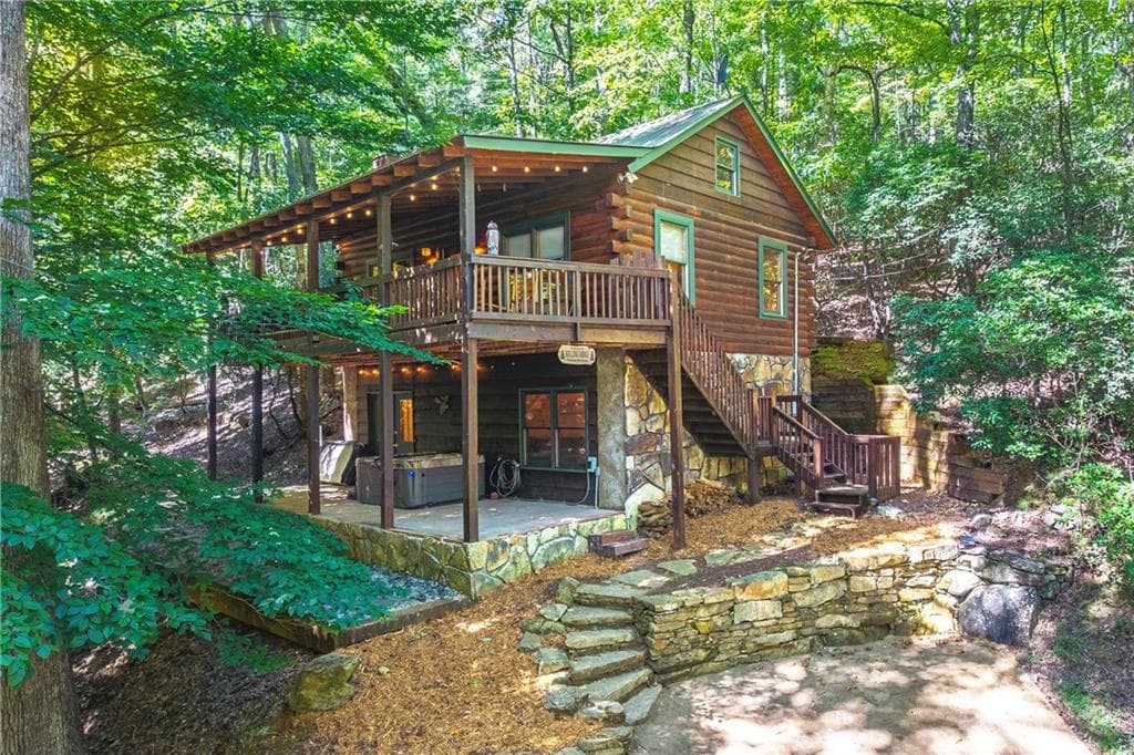 2 bedroom, 2 bathroom, 1,200 sq ft single family residence for sale at 341 Valley View Road, Ellijay, GA 30536
