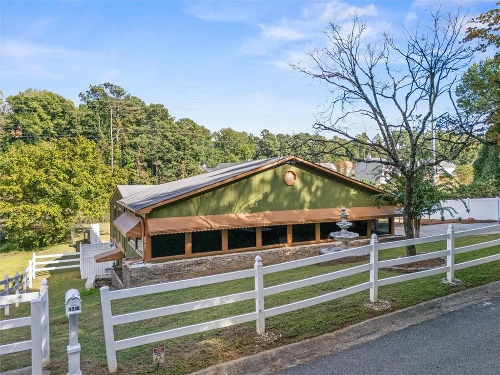 3 bedroom, 1 bathroom, 2,324 sq ft single family residence for sale at 4338 Rocklane Drive, Conley, GA 30288 — photo 2