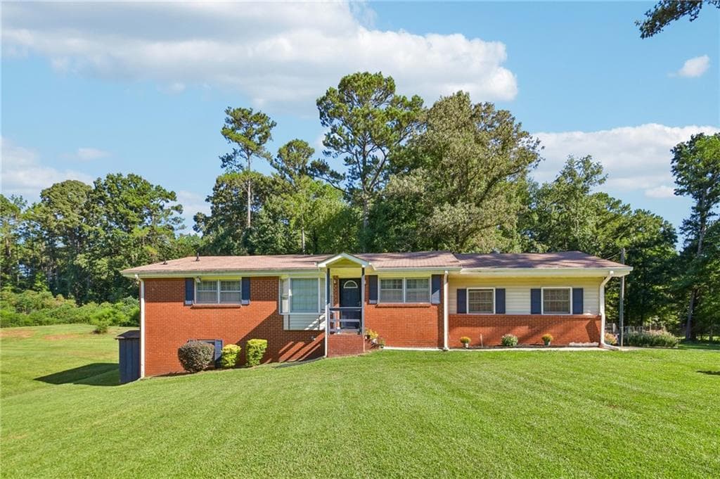 2 bedroom, 2 bathroom, 1,232 sq ft single family residence for sale at 496 Gardner Road, Stockbridge, GA 30281