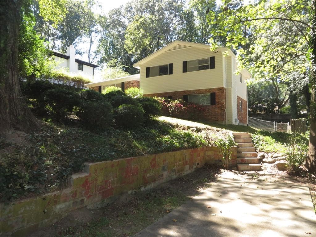 4 bedroom, 2 bathroom, 1,998 sq ft single family residence for rent at 2554 Skyland Trail, Atlanta, GA 30319 for $3,500 a month — photo 3